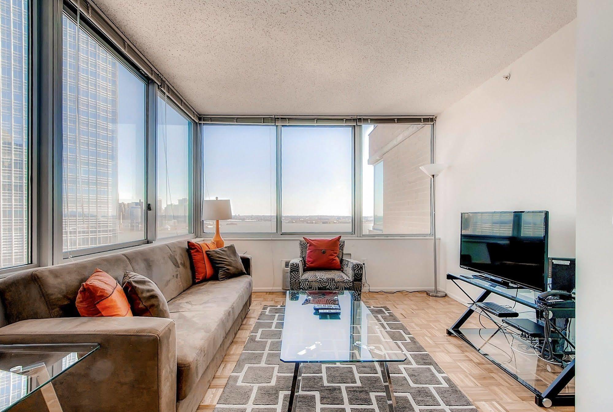 Global Luxury Suites At Exchange Τζέρσεϊ Εξωτερικό φωτογραφία